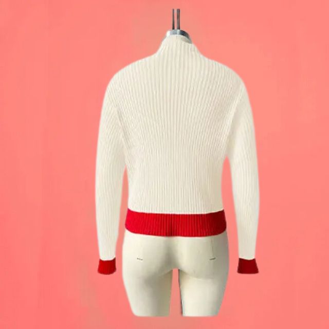 Cora - Ribstrikket sweater med hjerteindlæg