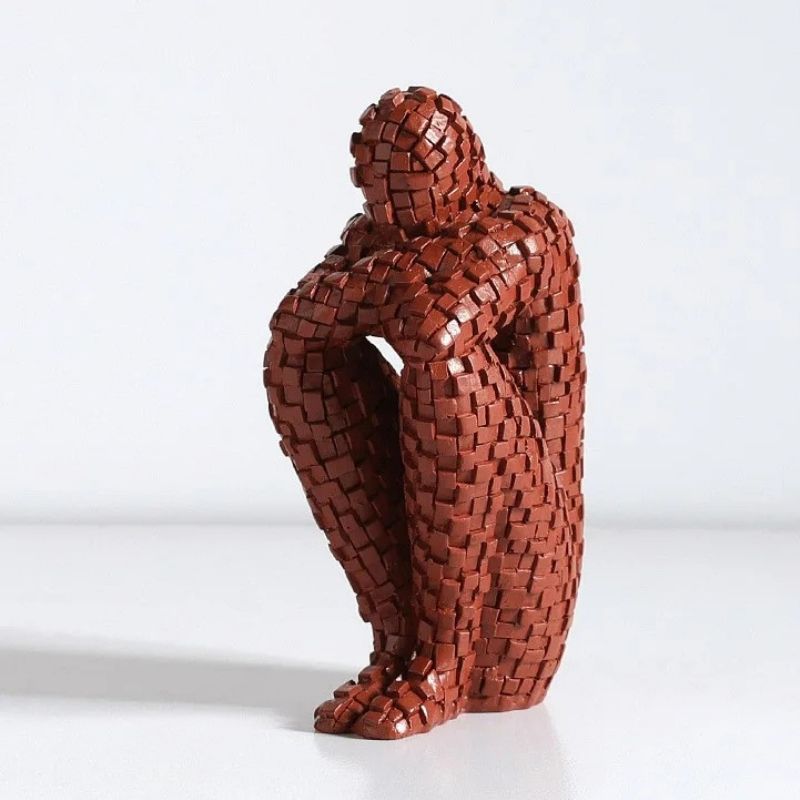 Atlas - Moderne skulpturel figur med et pixel-look