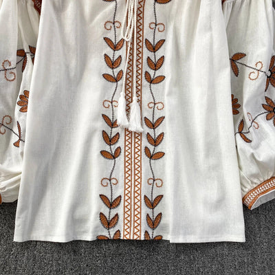Elena - Bøhmisk bluse med kvaster og broderi