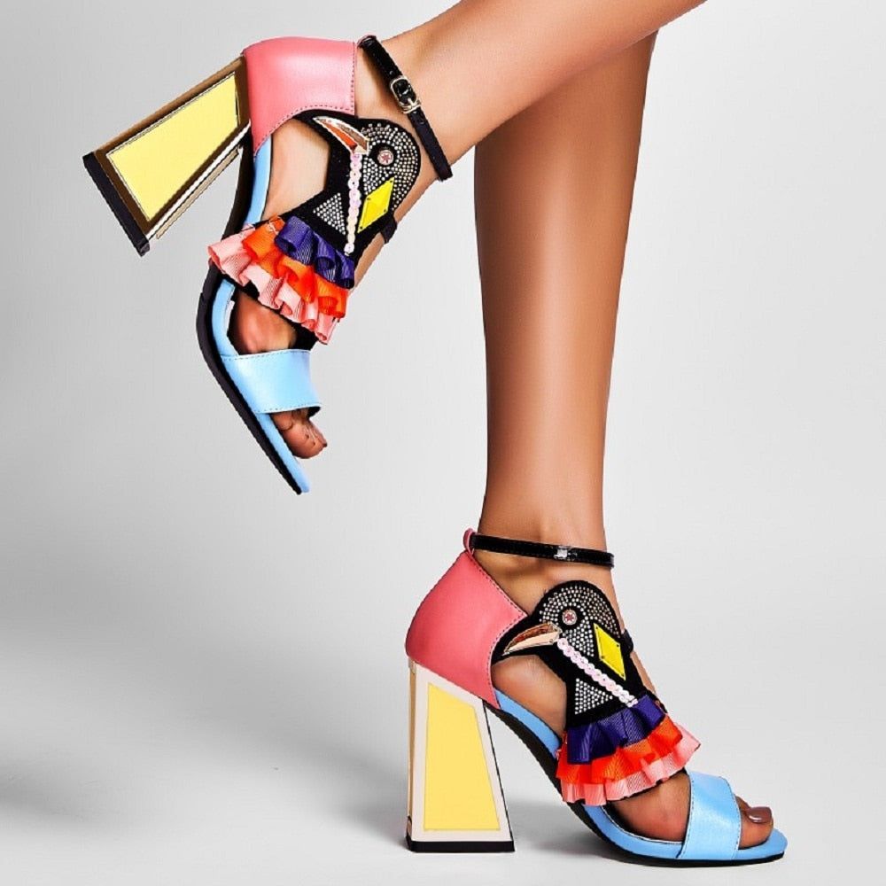 Fiona - Farverige højhælede sandaler med pynt